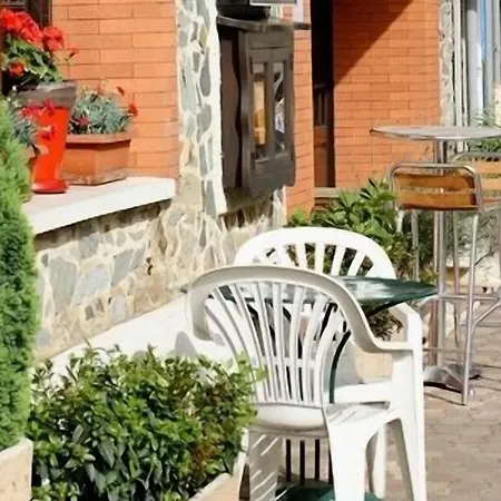 Au Bon Accueil Hotel Alban