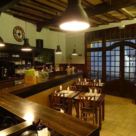 Au Bon Accueil 2* Alban