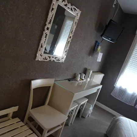 Hotel Au Bon Accueil 2*