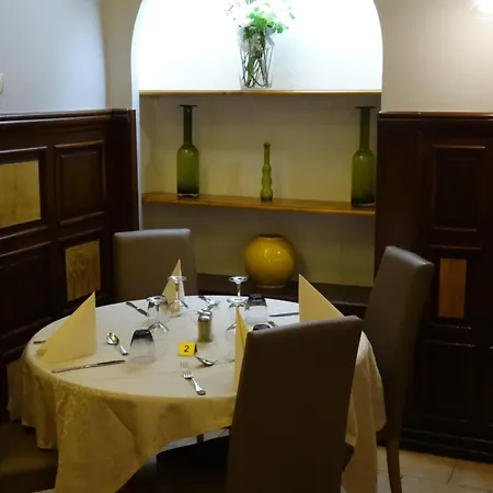 Au Bon Accueil Otel Alban