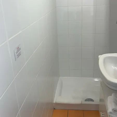 Au Bon Accueil Otel 2*