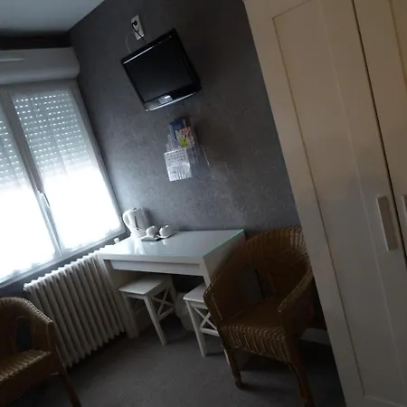 Au Bon Accueil Otel Alban