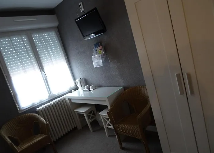 Au Bon Accueil Hotell Alban